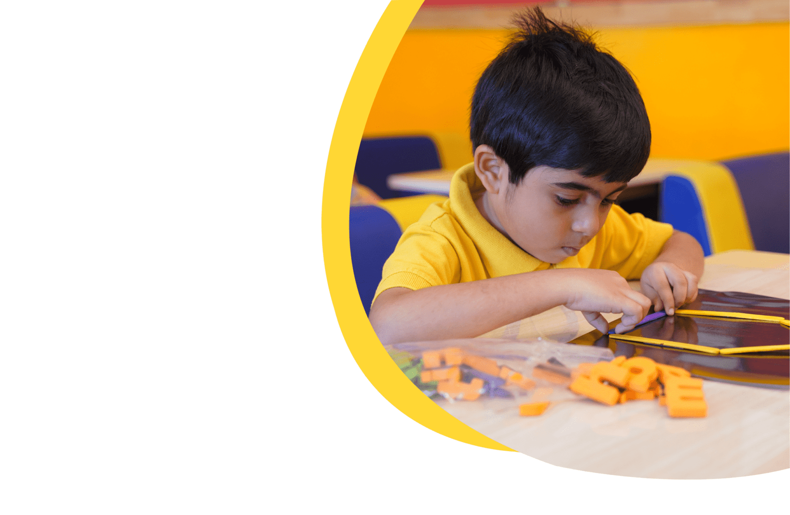 Nallagandla Intelligent Kid - Kidzonia: Best Preschool - Daycare - Play School - Near Me - Kidzonia: Best Preschool - Daycare - Play School - Near Me Intelligent kid playing and learning